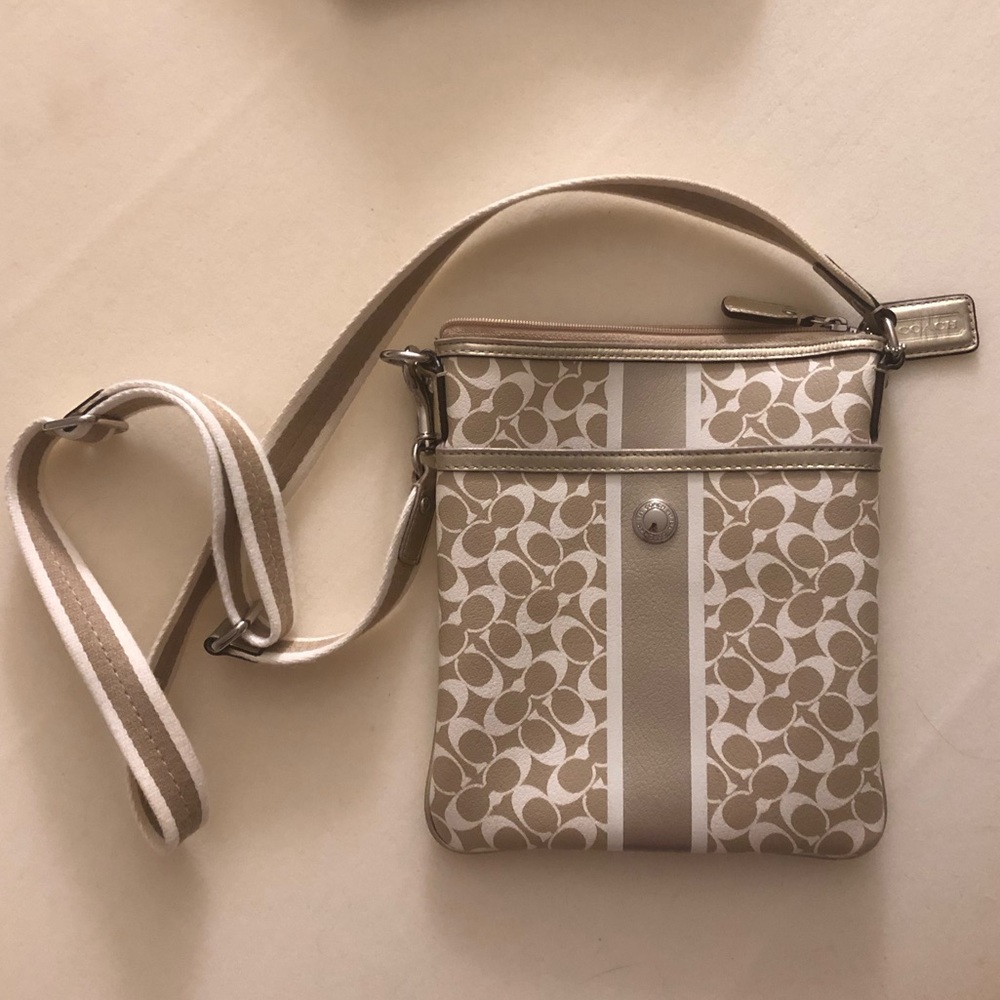 Coach Messenger Crossbody Purse Signature Jacquard